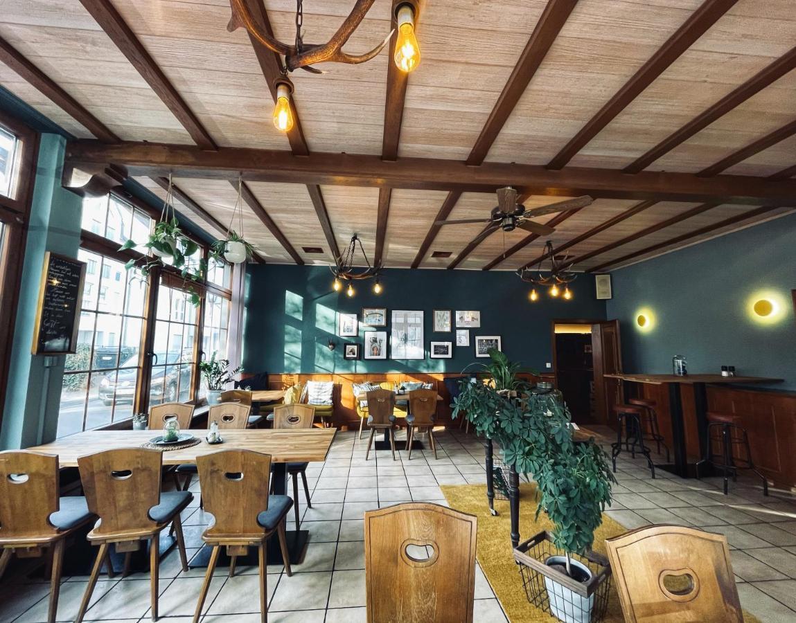 黑熊葡萄酒屋及酒店 科布倫茨 外观 照片